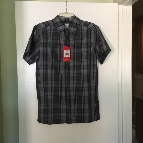 The North Face button down short sleeve shirt. - Picture 2 of 8